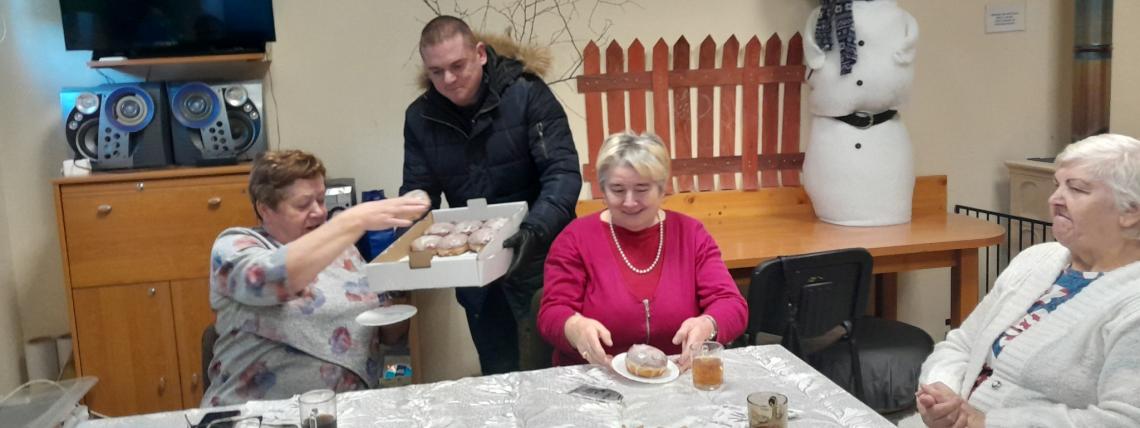 tłusty czwartek w Klubie Seniora