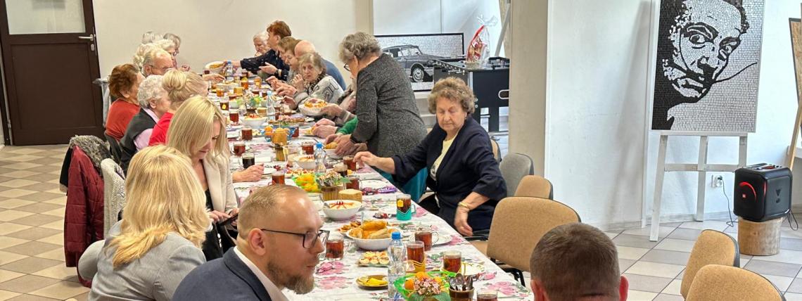 Dzień kobiet w klubie seniora